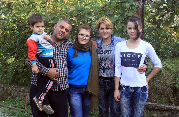 Дальнобойщийк Илья и его замечательная семья, у которых я гостила 5 дней в Кахетии