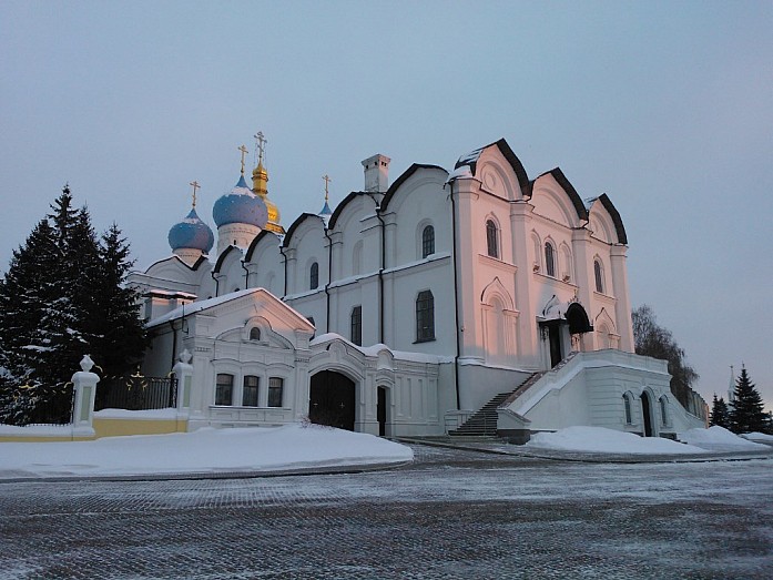 Благовещенский собор Казанского кремля - яркий пример псковской архитектурной школы. Построен собор в XVI веке.