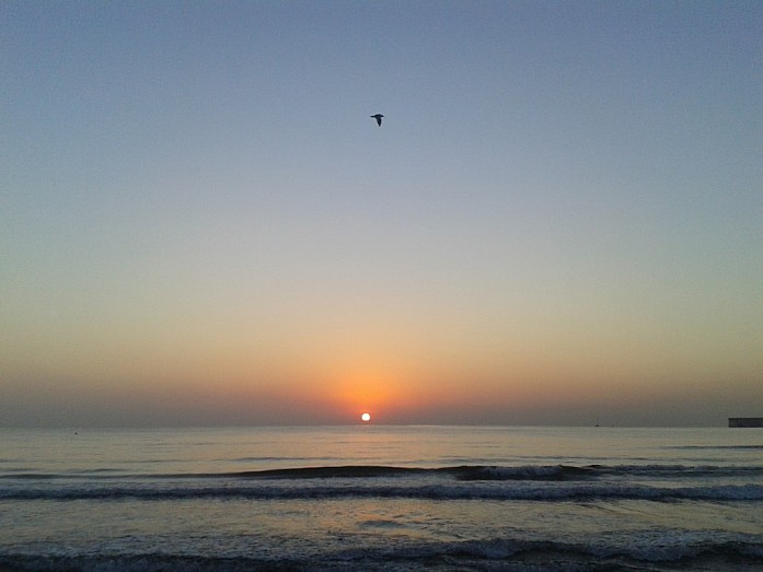 <em>Рассвет на пляже Мальвароса</em>