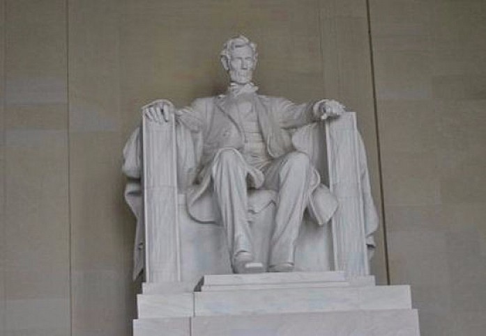 Статуя Линкольна