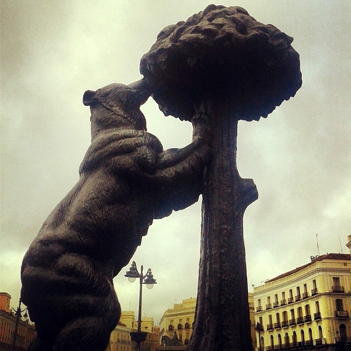 <em>Медведь и земляничное дерево, символ Мадрида</em>