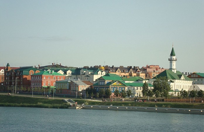 Вид на Старую Татарскую слободу с набережной озера Нижний Кабан 