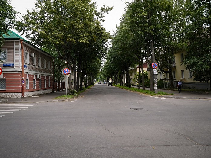 обычная улица Новгорода