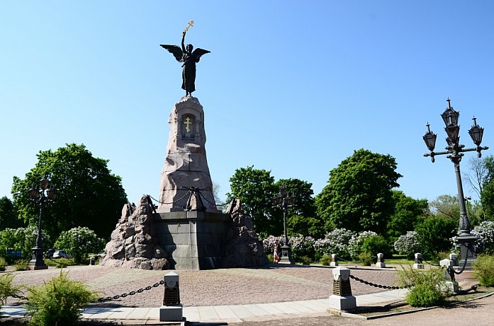 памятник броненосцу "Русалка"