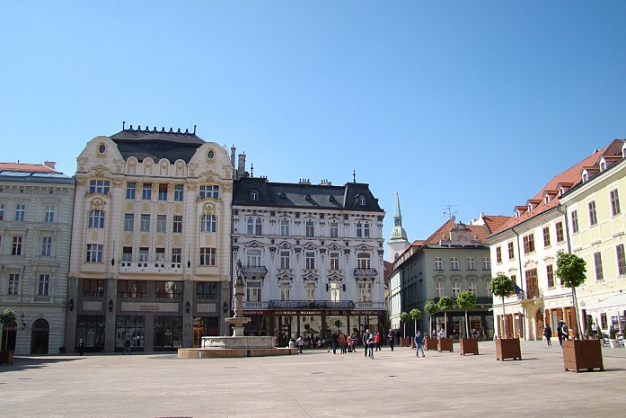 главная площадь Братиславы
