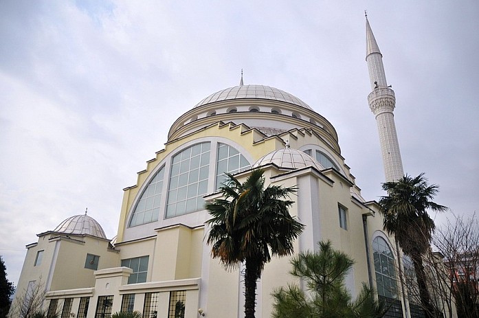 Мечеть в центре, очень красивая