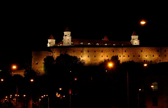замок ночью
