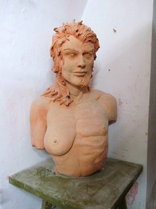 С особой гордостью нам была показана эта скульптура. Автор - старший сын маэстро, живет в Венеции, работает архитектором.