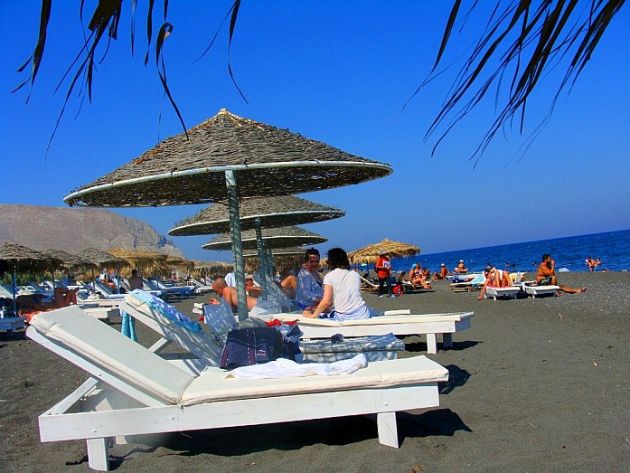 Санторини: Фира, пляж с чёрным песком и Бро Маркет