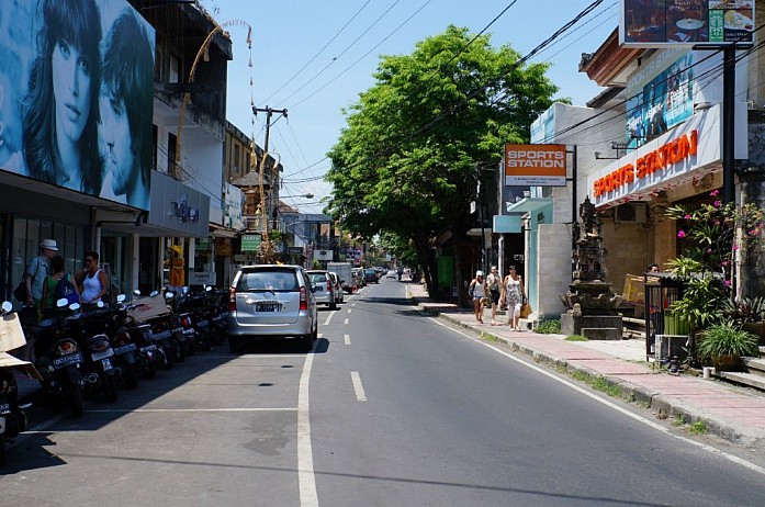 Торговая улица Wenara Wana в Убуде