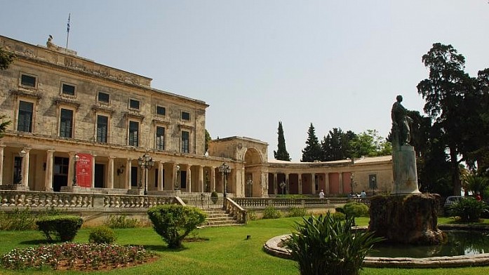 дворец Ахилеона